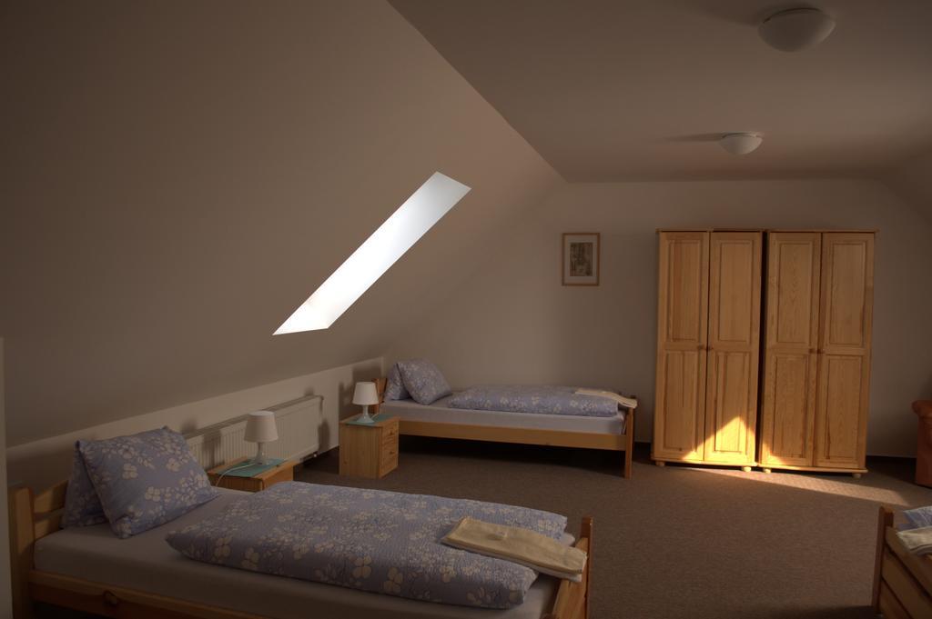 Hostinec Vo Visnovom Stará Turá エクステリア 写真